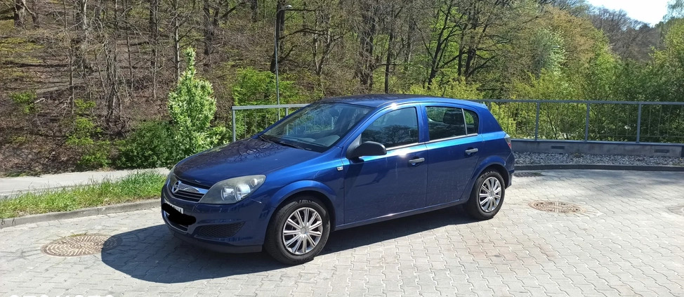 Opel Astra cena 14800 przebieg: 123000, rok produkcji 2009 z Gdynia małe 781